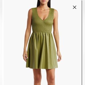 En Saison Olive Green Sleeveless Dress